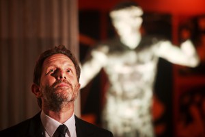 ÅÃÊÁÉÍÉÁÓÔÇÊÅ ÁÐÏ ÔÏÍ ÕÐÏÕÑÃÏ ÐÏËÉÔÉÓÌÏÕ ÊÁÉ ÔÏÕÑÉÓÌÏÕ ÐÁÕËÏ ÃÅÑÏÕËÁÍÏ Ç ÅÊÈÅÓÇ "ÄÇÌÏÊÑÁÔÉÁ ÊÁÉ ÌÁ×Ç ÔÏÕ ÌÁÑÁÈÙÍÁ" ÓÔÏ ÆÁÐÐÅÉÏ (ÊÁÔÙÌÅÑÇÓ ÊÙÓÔÁÓ/EUROKINISSI)