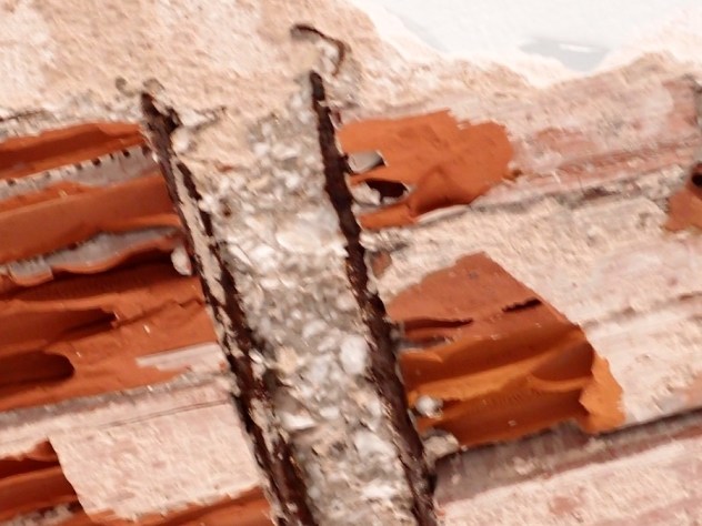 Τα σίδερα που αποκαλύφθηκαν είναι σκουριασμένα!