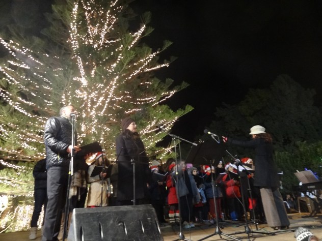 dentro_paroikia_foto